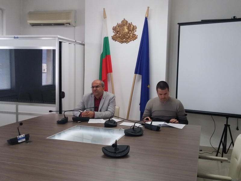 ОБЛАСТНИЯТ УПРАВИТЕЛ МОМЧИЛ МЛАДЕНОВ ПРЕДСЕДАТЕЛСТВА ЗАСЕДАНИЕ НА ОБЛАСТНАТА КОМИСИЯ ПО БЕЗОПАСНОСТ НА ДВИЖЕНИЕТО