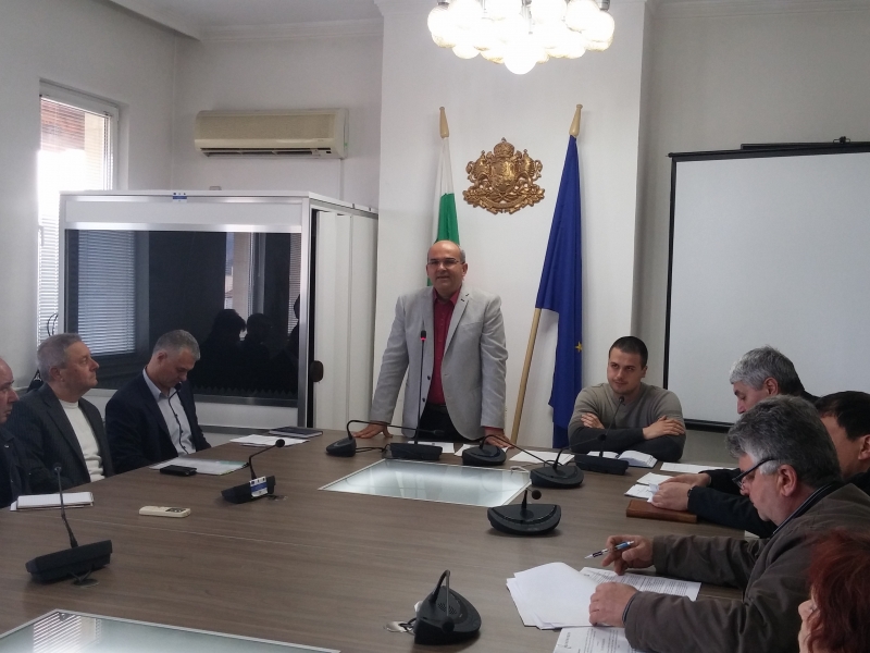 ОБЛАСТНИЯТ УПРАВИТЕЛ МОМЧИЛ МЛАДЕНОВ ПРОВЕДЕ ДНЕС ЗАСЕДАНИЕ НА ОБЛАСТНИЯ СЪВЕТ ЗА НАМАЛЯВАНЕ НА РИСКА ОТ БЕДСТВИЯ ВЪВ ВРАЧАНСКО