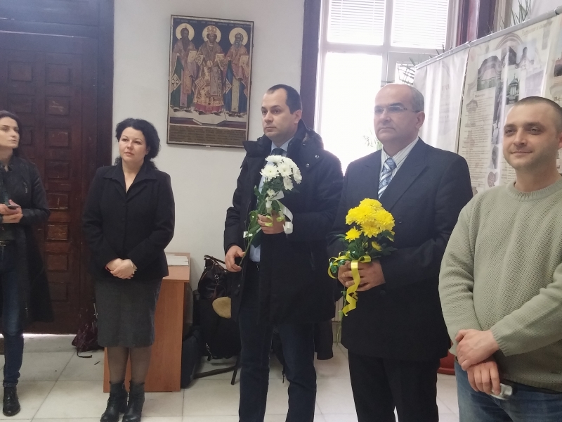 ОБЛАСТНИЯТ УПРАВИТЕЛ МОМЧИЛ МЛАДЕНОВ БЕ ГОСТ НА ОТКРИВАНЕТО НА ИЗЛОЖБА “РАЗРУШЕНИЕ И СЪЗИДАНИЕ”