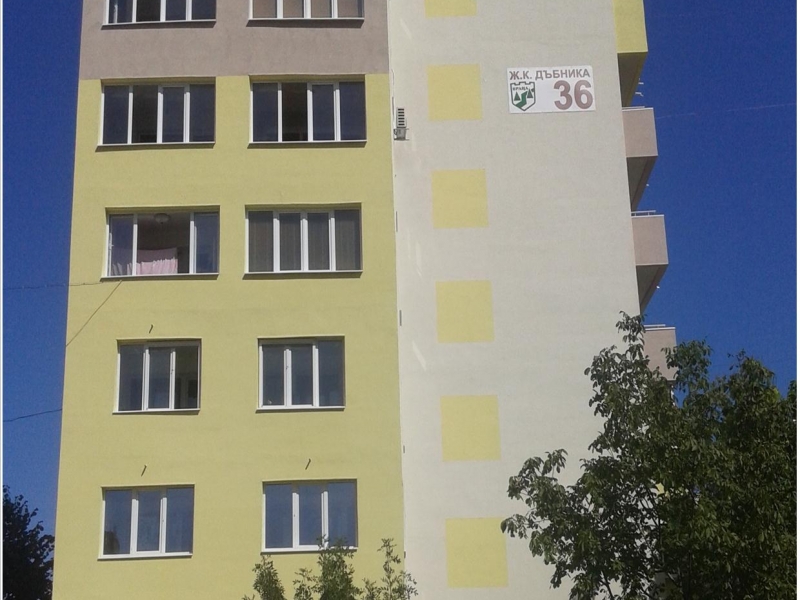ОБЛАСТНИЯТ УПРАВИТЕЛ МАЛИНА НИКОЛОВА ПРИЕ ТЕХНИЧЕСКАТА ДОКУМЕНТАЦИЯ НА ДВА САНИРАНИ БЛОКА ВЪВ ВРАЦА