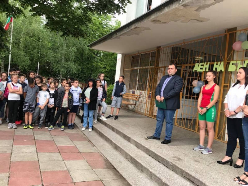 ПО ПОВОД ДЕНЯ НА БЪЛГАРСКИЯ СПОРТ – 17-ТИ МАЙ ОБЛАСТНА АДМИНИСТРАЦИЯ – ВРАЦА И ОБЩИНА ВРАЦА ПРОВЕДОХА ПОРЕДИЦА ОТ СПОРТНИ ИНИЦИАТИВИ ПОД НАДСЛОВ „СПОРТУВАЙ АКТИВНО“