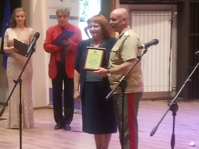 ОБЛАСТНИЯТ УПРАВИТЕЛ МАЛИНА НИКОЛОВА ПРИСЪСТВА НА ФЕСТИВАЛА НА ДУХОВИТЕ ОРКЕСТРИ И НА ЗАКЛЮЧИТЕЛНАТА ТРЕТА ЧАСТ ОТ ПРЕГЛЕДА НА ЛЮБИТЕЛСКОТО ХУДОЖЕСТВЕНО ТВОРЧЕСТВО НА СУХОПЪТНИ ВОЙСКИ