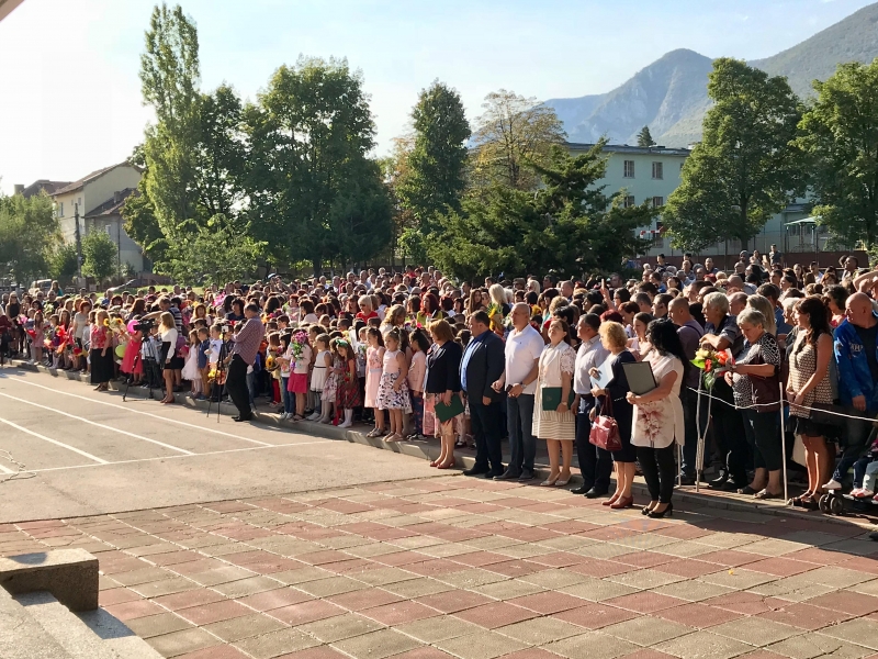 ОБЛАСТНИЯТ УПРАВИТЕЛ МАЛИНА НИКОЛОВА ОТКРИ УЧЕБНАТА 2018/2019 ГОДИНА
