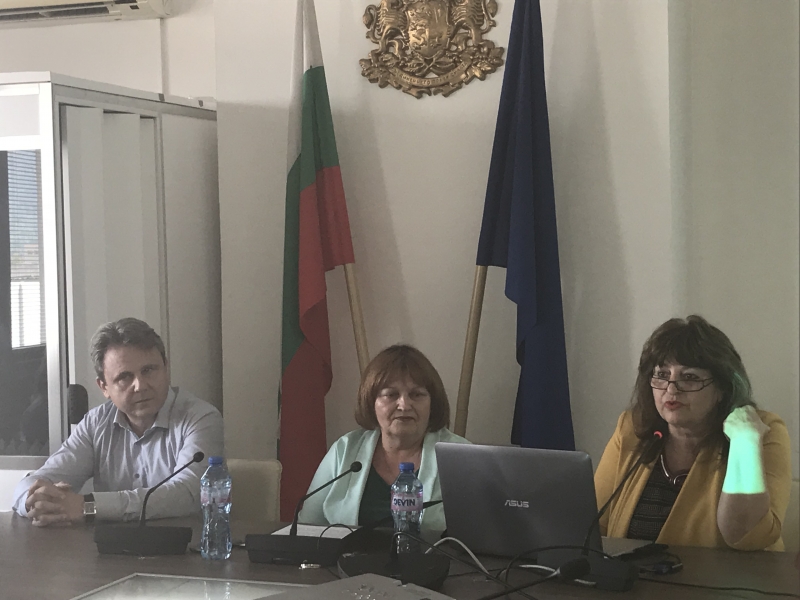ОБЛАСТНИЯТ УПРАВИТЕЛ МАЛИНА НИКОЛОВА ПРОВЕДЕ ДНЕС ПЪРВАТА РАБОТНА СРЕЩА НА НОВОСЪЗДАДЕНИЯ ОБЛАСТЕН КООРДИНАЦИОНЕН ЦЕНТЪР