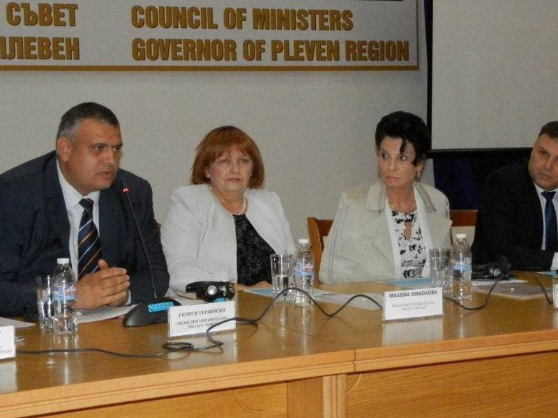 ОБЛАСТНИЯТ УПРАВИТЕЛ МАЛИНА НИКОЛОВА И ЗАМЕСТНИКЪТ Й МИРОСЛАВ КОМИТСКИ УЧАСТВАХА В РЕДОВНОТО ЗАСЕДАНИЕ НА РЕГИОНАЛНИЯ СЪВЕТ ЗА РАЗВИТИЕ НА СЕВЕРОЗАПАДЕН РАЙОН В ГРАД ПЛЕВЕН