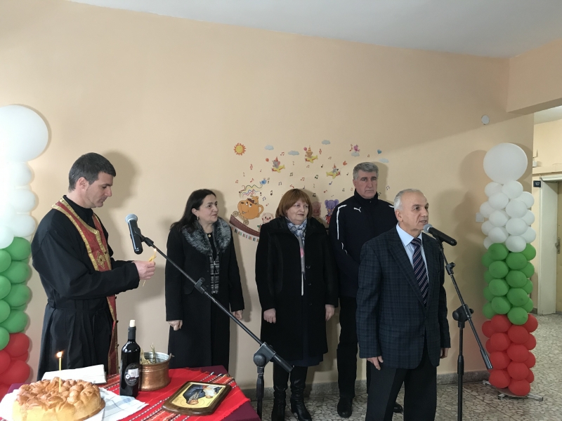 ОБЛАСТНИЯТ УПРАВИТЕЛ МАЛИНА НИКОЛОВА УЧАСТВА ДНЕС В ЦЕРЕМОНИЯТА ПО ОТКРИВАНЕТО НА ОБНОВЕНИТЕ ПОМЕЩЕНИЯ НА ДЕТСКА КОНСУЛТАЦИЯ И КОРИДОРИТЕ В ДКЦ I