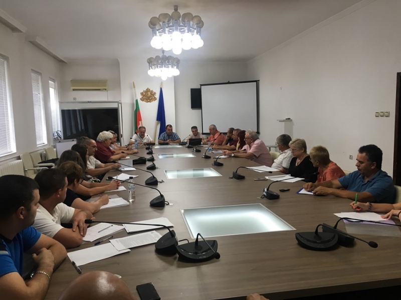 ЗАМЕСТНИК ОБЛАСТНИЯТ УПРАВИТЕЛ МИРОСЛАВ КОМИТСКИ ПРОВЕДЕ ИЗВЪНРЕДНО ЗАСЕДАНИЕ НА ОБЛАСТНАТА ЕПИЗООТИЧНА КОМИСИЯ