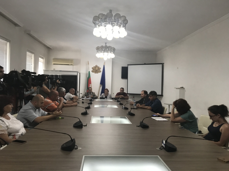 ОБЛАСТНИЯТ УПРАВИТЕЛ МАЛИНА НИКОЛОВА: УСПЕШНО ПРИКЛЮЧИ ОПЕРАЦИЯТА ПО ИЗНАСЯНЕ НА СЕРОВЪГЛЕРОДА, НАМИРАЩ СЕ В БИВШИЯ ТОРОВ ЗАВОД „ХИМКО“ – ВРАЦА
