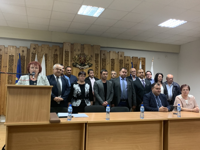 ОБЛАСТНИЯТ УПРАВИТЕЛ МАЛИНА НИКОЛОВА ОТКРИ ТЪРЖЕСТВЕНОТО ПЪРВО ЗАСЕДАНИЕ НА ОБЩИНСКИ СЪВЕТ - КРИВОДОЛ