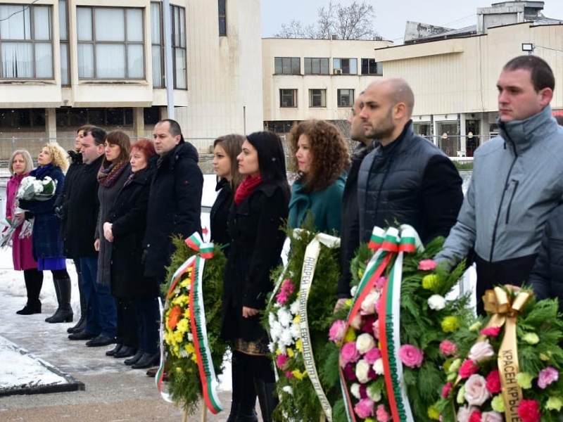 ВРАЦА ОТБЕЛЯЗА ТЪРЖЕСТВЕНО 172-ТА ГОДИШНИНА ОТ РОЖДЕНИЕТО НА ХРИСТО БОТЕВ