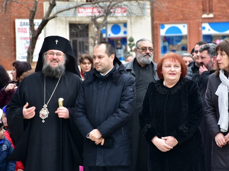 ВРАЦА СЕ ПРЕКЛОНИ ПРЕД ПАМЕТТА НА АПОСТОЛА