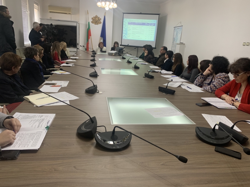 ПРЕДЛОЖЕНИЕТО ЗА ДЪРЖАВЕН ПЛАН-ПРИЕМ 2020/2021 Г. Е ПРИЕТО ОТ ЧЛЕНОВЕТЕ НА КОМИСИЯТА ПО ЗАЕТОСТ КЪМ ОБЛАСТНИЯ СЪВЕТ ЗА РАЗВИТИЕ