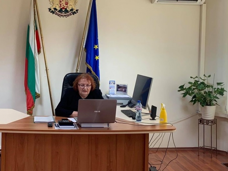 ОБЛАСТНИЯТ УПРАВИТЕЛ МАЛИНА НИКОЛОВА ПРЕДСЕДАТЕЛСТВА ЗАСЕДАНИЕТО НА ОБЛАСТНИЯ ЩАБ ЗА БОРБА С ГРИП И ОРЗ