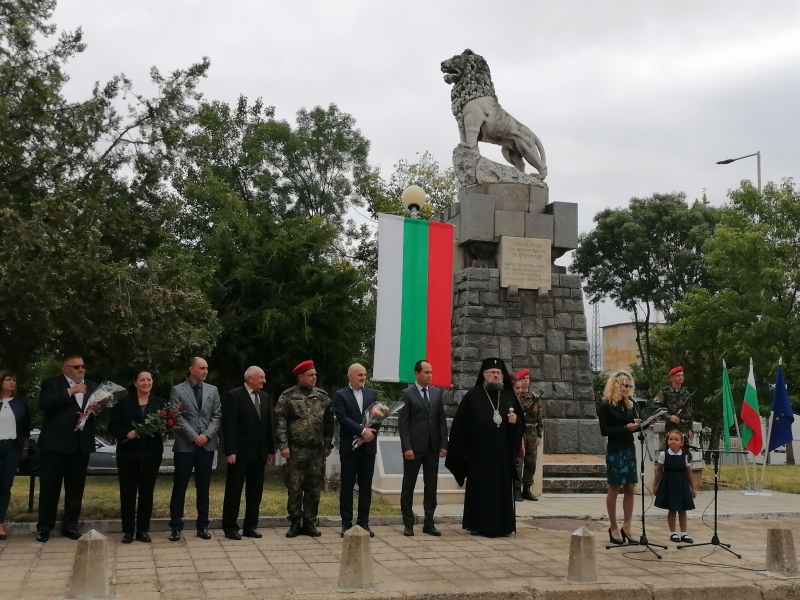 Областният управител г-н Иван Сълов присъства на тържественото отбелязване на 136 годишнината от Съединението на България, организирано от Община Враца.