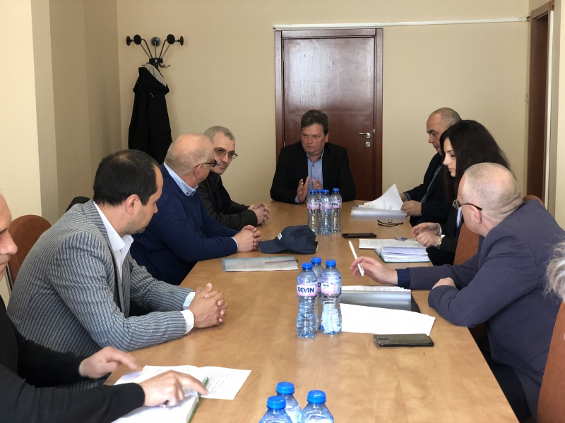 ОБЛАСТНИЯТ УПРАВИТЕЛ ПОСТАВИ НА ДНЕВЕН РЕД КАЗУСА С ФИРМА „КАМИБО“ ЕООД И СКЛАДИРАНИТЕ ТОНЕР КАСЕТИ