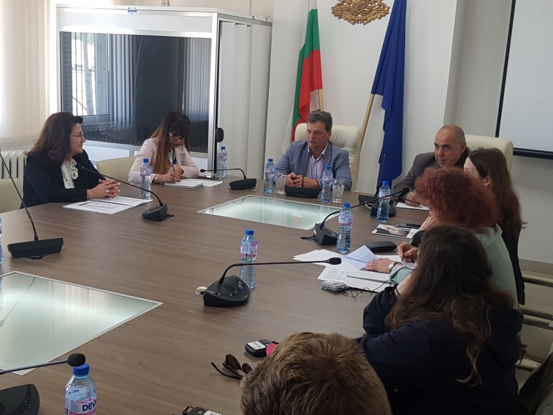 ОБЛАСТНИЯТ УПРАВИТЕЛ ПРИЕ ДЕЛЕГАЦИЯ ОТ ТРИ ДЪРЖАВИ