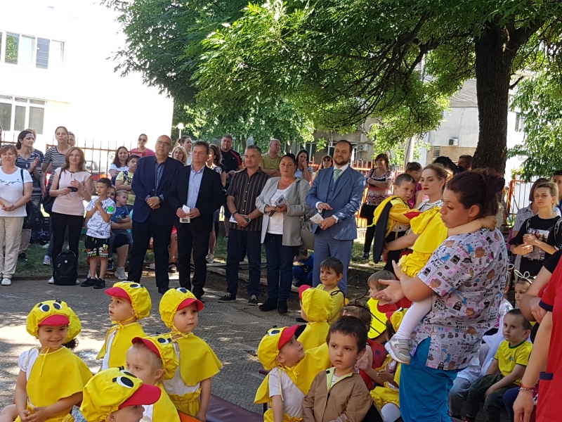 ЗАМЕСТНИК МИНИСТЪР-ПРЕДСЕДАТЕЛЯТ ПО КЛИМАТИЧНИ ПОЛИТИКИ И МИНИСТЪР НА ОКОЛНАТА СРЕДА И ВОДИТЕ Г-Н БОРИСЛАВ САНДОВ И ОБЛАСТНИЯТ УПРАВИТЕЛ Г-Н СТЕФАН КРАСИМИРОВ УЧАСТВАХА В ОТБЕЛЯЗВАНЕ НА СВЕТОВНИЯ ДЕН НА ПЧЕЛИТЕ