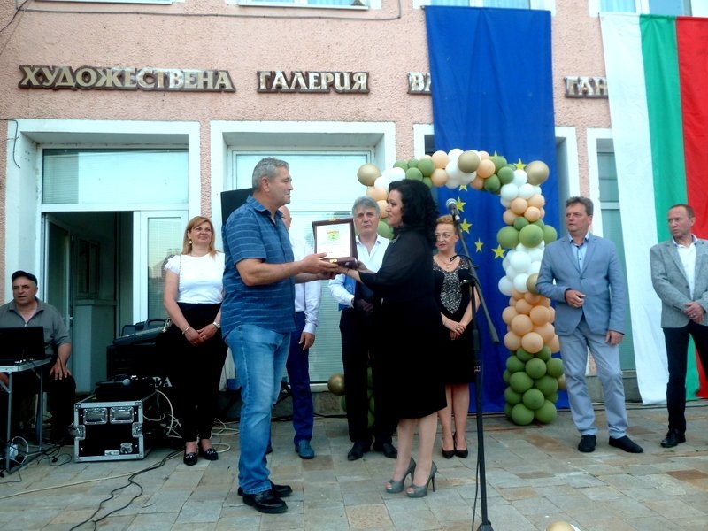 ОБЛАСТНИЯТ УПРАВИТЕЛ БЕШЕ ГОСТ НА ПРАЗНИКА НА БОРОВАН