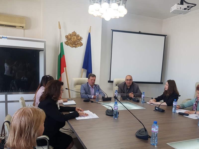 ОБЛАСТНИЯТ УПРАВИТЕЛ ПРИЕ ДЕЛЕГАЦИЯ ОТ ТРИ ДЪРЖАВИ