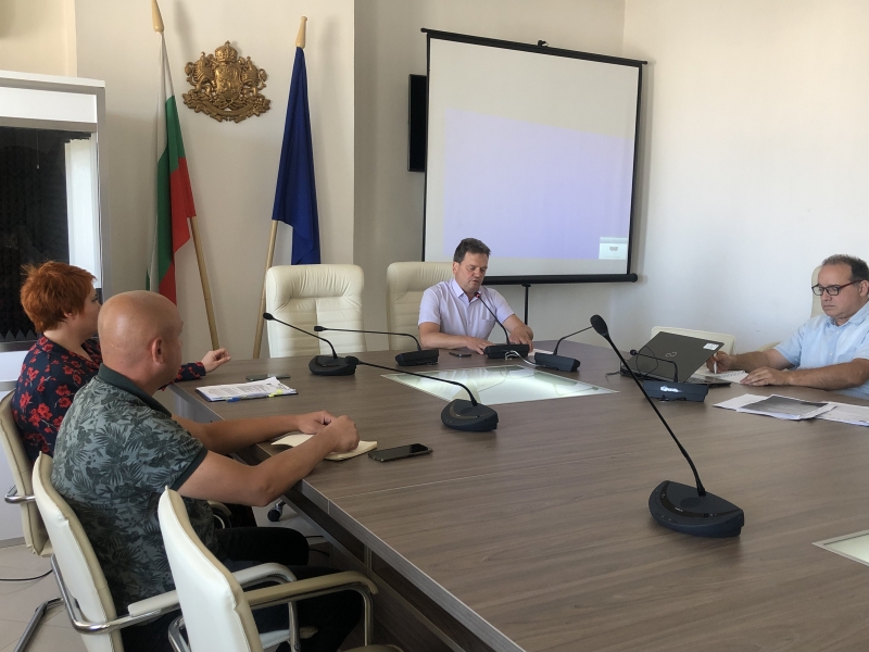 ОБСЪДЕНИ БЯХА МЕРКИТЕ ПО ВЪЗСТАНОВЯВАНЕ НА АСФАЛТОВАТА НАСТИЛКА В КВ. БИСТРЕЦ