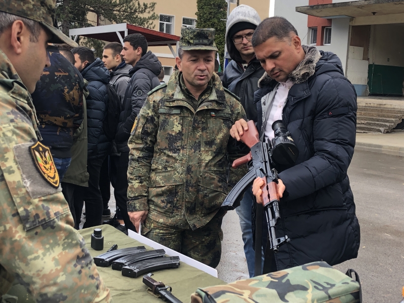 ОБЛАСТНИЯТ УПРАВИТЕЛ ГЕОРГИ МИТОВ ПОСЕТИ ВРАЧАНСКОТО ВОЕННО ПОДЕЛЕНИЕ В ДЕНЯ НА ОТВОРЕНИТЕ ВРАТИ