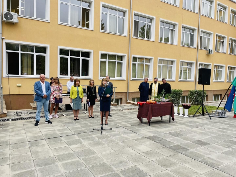 ОБЛАСТНИЯТ УПРАВИТЕЛ НАДЯ ДОНКИНСКА ПРИСЪСТВА НА ОТКРИВАНЕТО НА НОВАТА АКАДЕМИЧНА ГОДИНА ВЪВ ФИЛИАЛА НА МЕДИЦИНСКИЯ УНИВЕРСИТЕТ ВЪВ ВРАЦА „ПРОФ.Д-Р ИВАН МИТЕВ“
