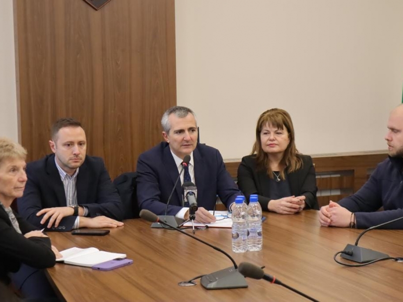 ОБЛАСТНИЯТ УПРАВИТЕЛ НА ВРАЦА НА СРЕЩА СЪС СПОРТНИЯ МИНИСТЪР ДОЦ. Д-Р ДИМИТЪР ИЛИЕВ И СПОРТНИТЕ КЛУБОВЕ