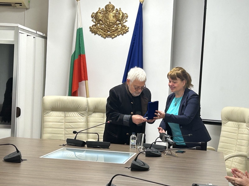 СКЪПИ ГОСТИ ПОСРЕЩНА ОБЛАСТНА АДМИНИСТРАЦИЯ ВРАЦА