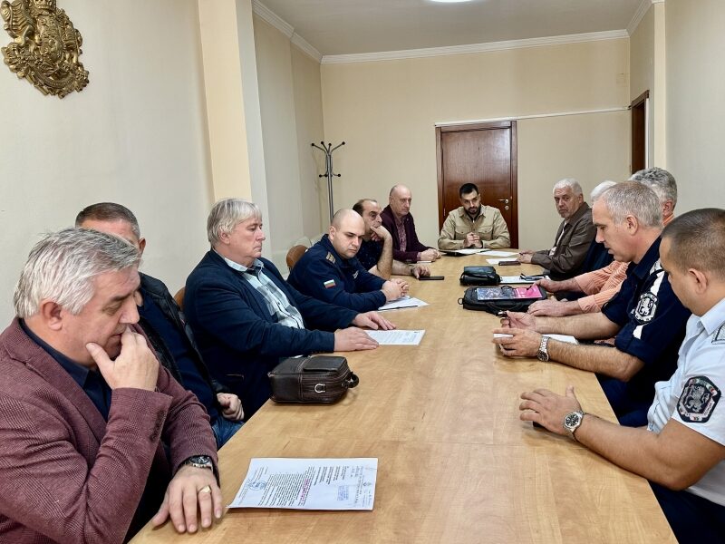 Областният управител Николай Николов свика среща за зимното почистване и състоянието на пътната инфраструктура