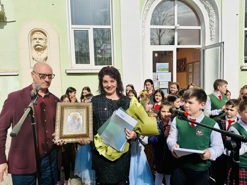 Заместник областният управител Йордан Димитров поздрави ръководството и учениците на НУ “Иванчо Младенов”