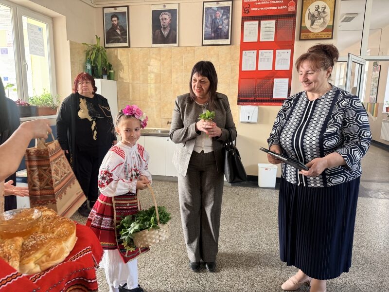 ЗАМЕСТНИК ОБЛАСТНИЯТ УПРАВИТЕЛ МАРИЕЛА РАШЕВА ОТКРИ НОВИ STEM ЦЕНТРОВЕ В БЯЛА СЛАТИНА И ВРАЦА