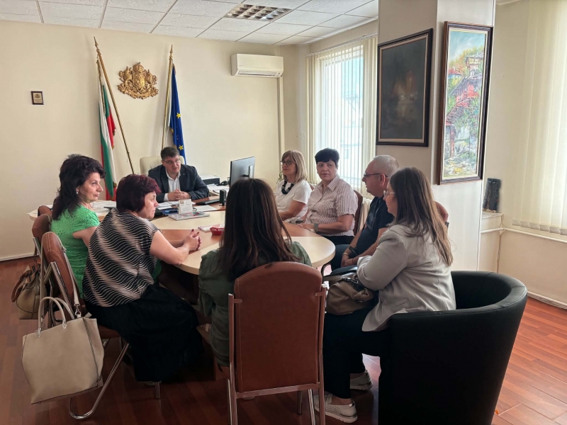 Областният управител Росен Михайлов се срещна с членове на Съюза на ръководителите в системата на народната просвета