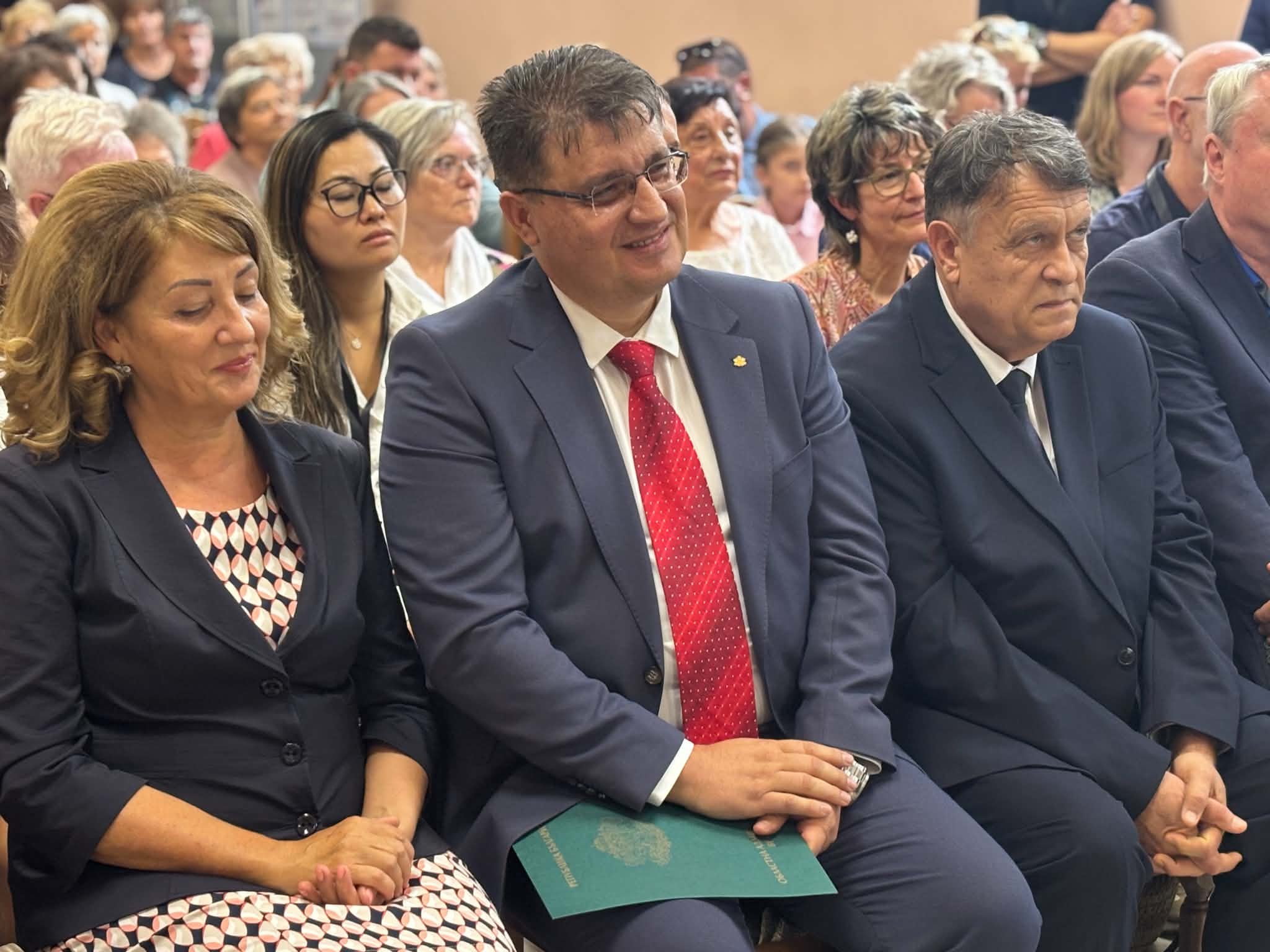 Челопек събра министър, депутати, областния управител и целия свят на едно място