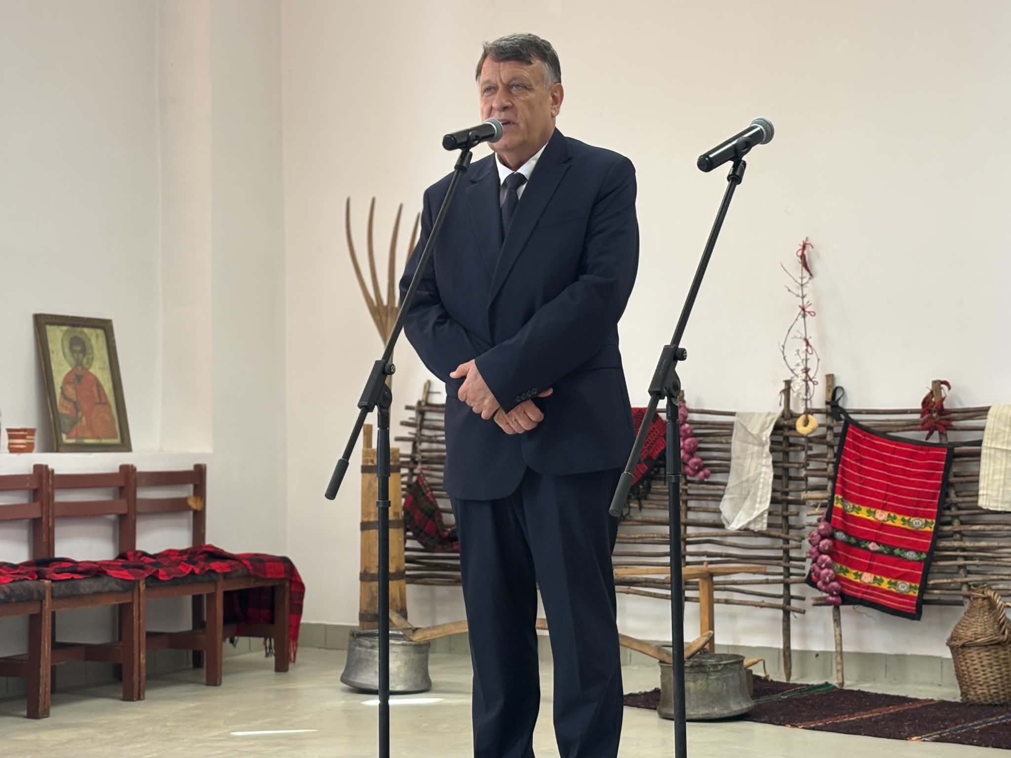 Челопек събра министър, депутати, областния управител и целия свят на едно място