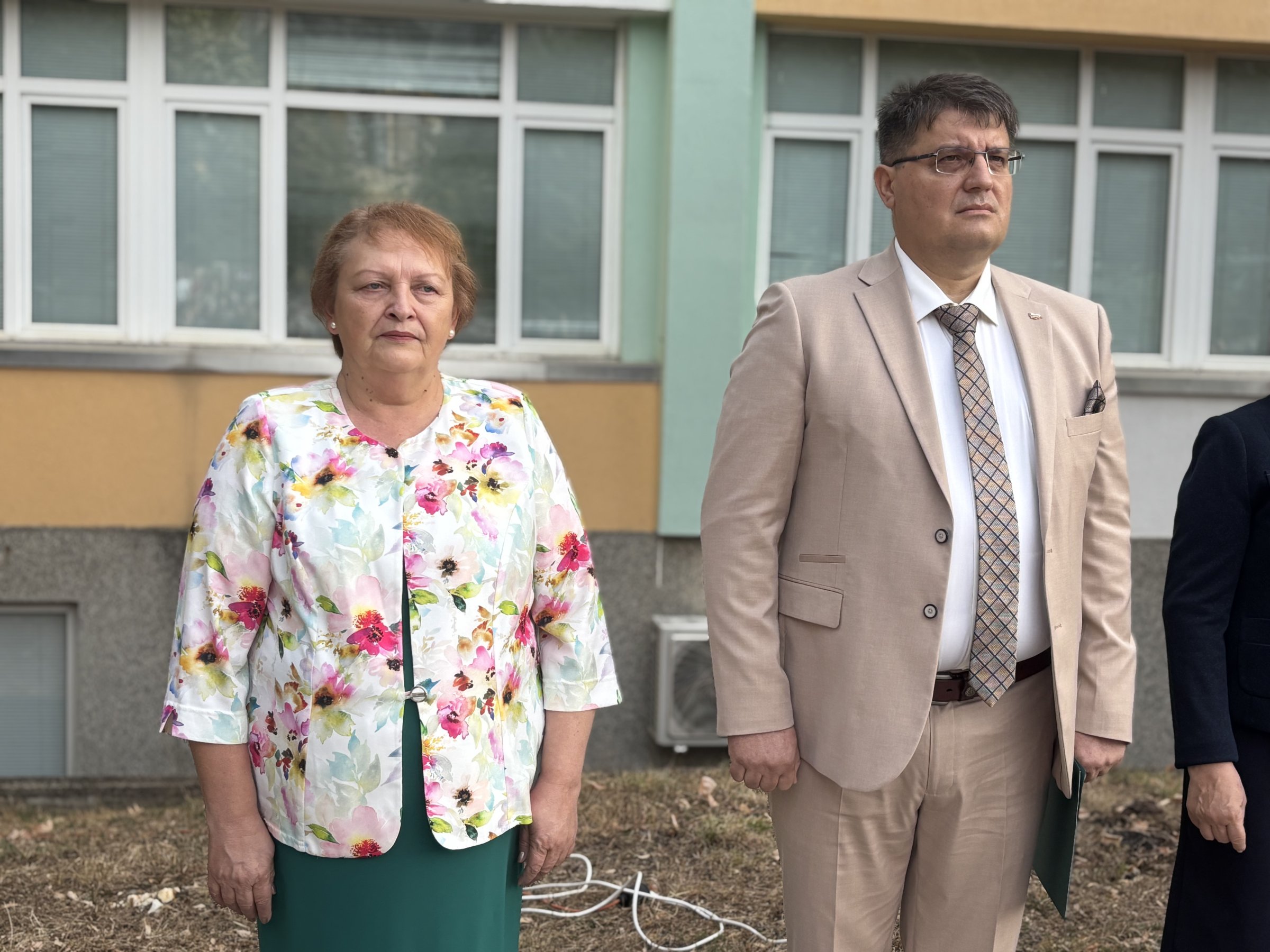 Областният управител Росен Михайлов бе гост на първия учебен ден в НУ „Иван Вазов“ – Враца