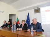 ОБЛАСТНИЯТ УПРАВИТЕЛ МАЛИНА НИКОЛОВА И ЗАМЕСТНИК МИНИСТЪР ВАСИЛ ГРУДЕВ ПРОВЕДОХА ИНФОРМАЦИОННА СРЕЩА СЪС ЗЕМЕДЕЛСКИ ПРОИЗВОДИТЕЛИ