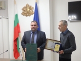 ЗАМЕСТНИК ОБЛАСТНИЯТ УПРАВИТЕЛ МИРОСЛАВ КОМИТСКИ ВРЪЧИ ПРИЗА „РАБОТОДАТЕЛ НА 2017“ НА ЦЕНТРОМЕТ АД ЗА ОСИГУРЯВАНЕ НА ИНВЕСТИЦИИ В ЗДРАВОСЛОВНИ И БЕЗОПАСНИ УСЛОВИЯ НА ТРУД
